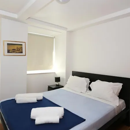 Quiet Apartment *